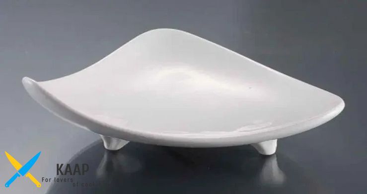 Тарелка трехугольная 25,5 см. фарфоровая, белая Alt Porcelain
