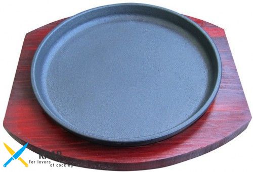 Сковорода чугунная круглая на деревянной подставке Ø 200 мм (шт)