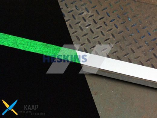 Фотолюминесцентная лента для выходов предупредительная Egress Glow Heskins. H8101D50