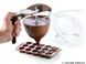 Лійка-дозування кондитерська для соусів, тіста, шоколаду 13х14 см. пластик, на підставці Silikomart